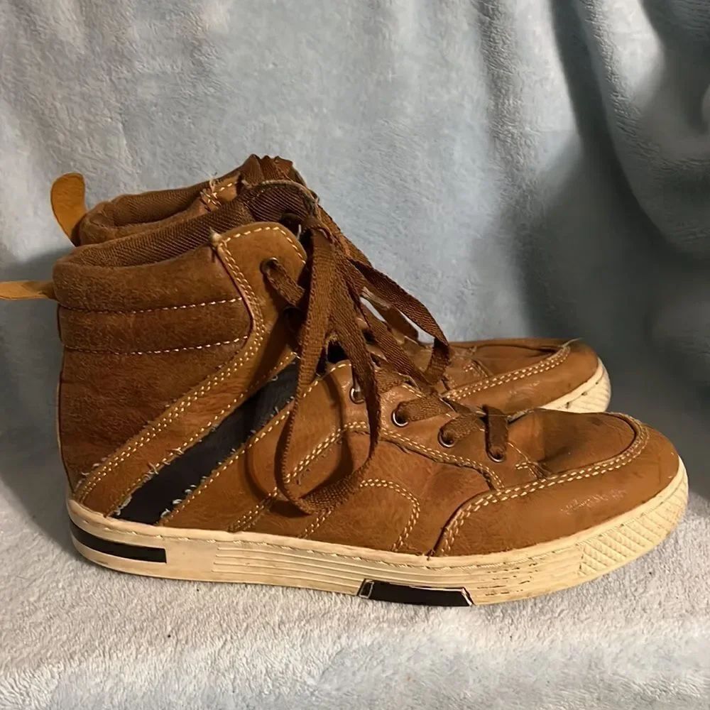 Steve Madden High Top Shoes - Picture 5 of 8